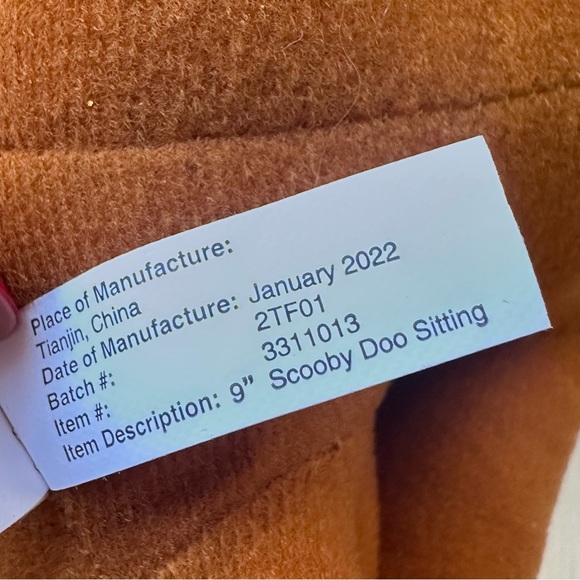 NWT 9” Scooby Doo Sitting Plush - Picture 7 of 8